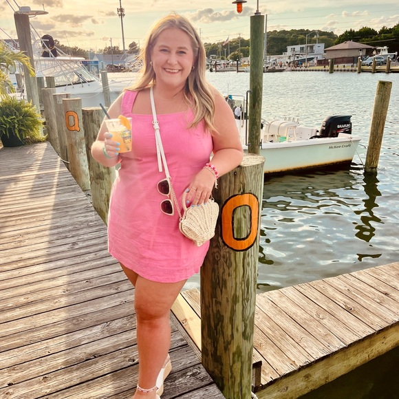 Meet your Posher, Erica - Picture 1 of 6